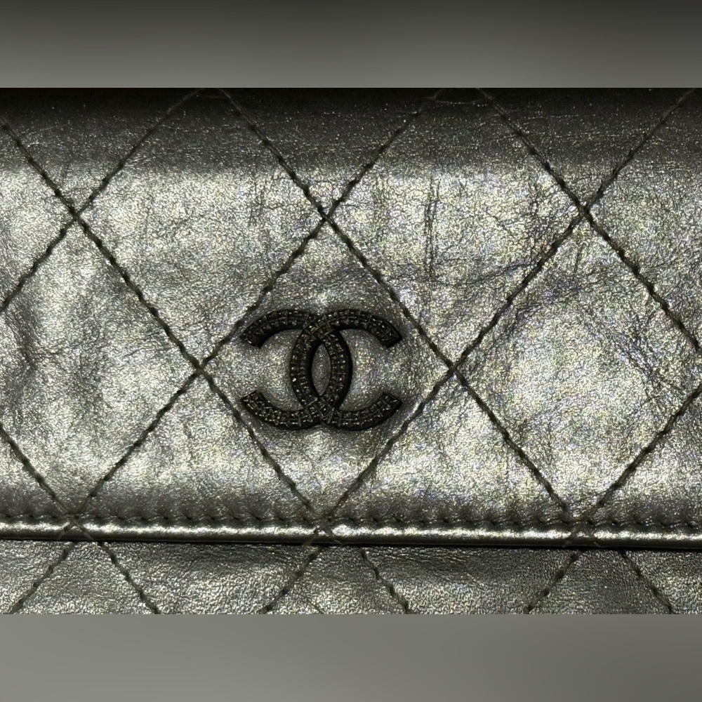 Chanel long wallet from 2011 Palette Collection - Picture 3 of 15